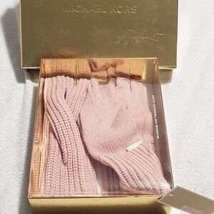 (SOLD ON FB) MICHAEL KORS "Ribbed Fingerless Gloves & Twisted Headband Set"